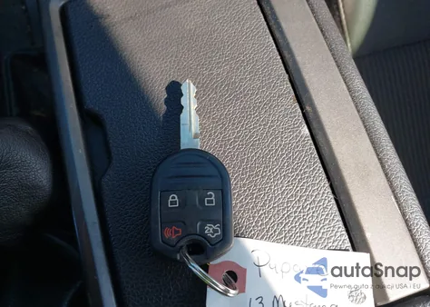 2013 Ford Mustang V6 из США, поврежденный, VIN 1ZVBP8AM3D5235860